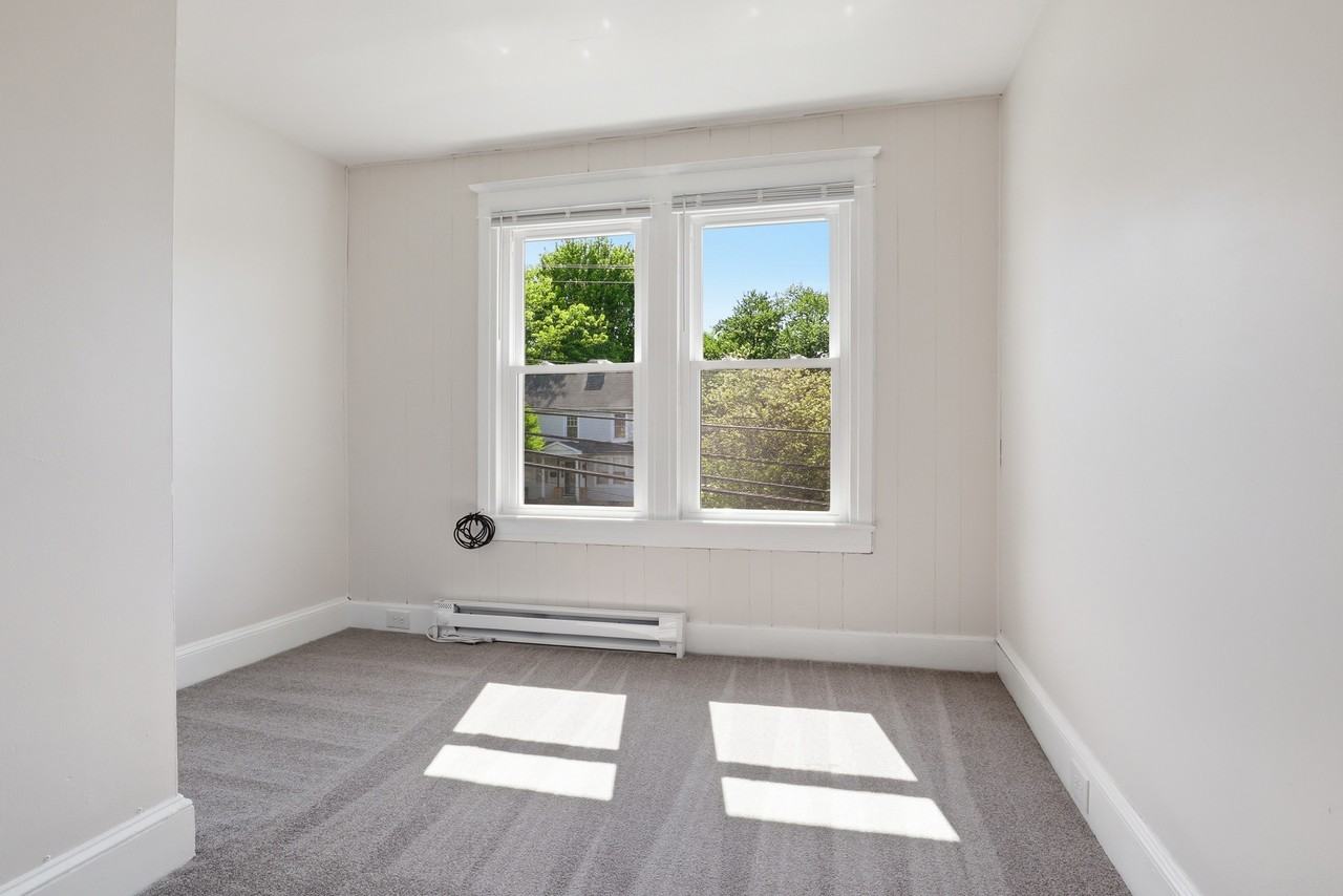 21 N Main St - Photo 5 of 29