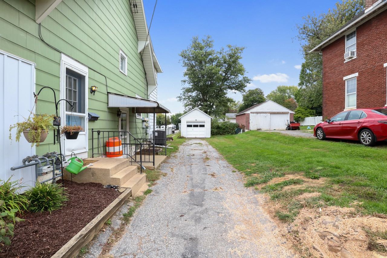 21 N Main St - Photo 7 of 29