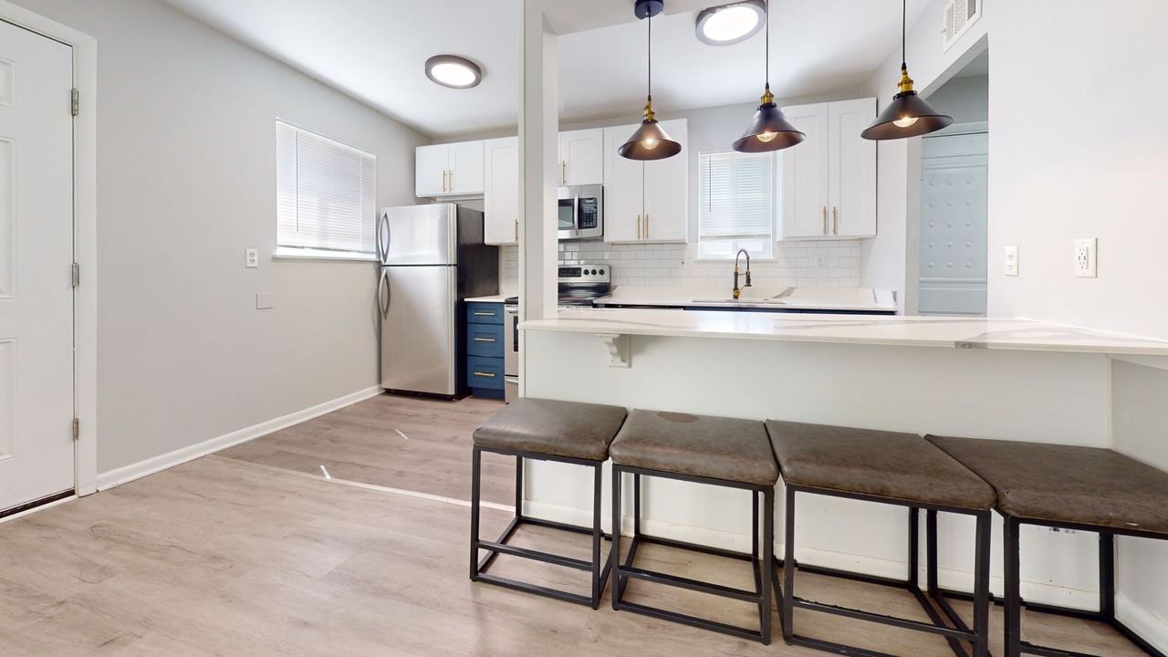 126 W Cornell Ave - Photo 2 of 15