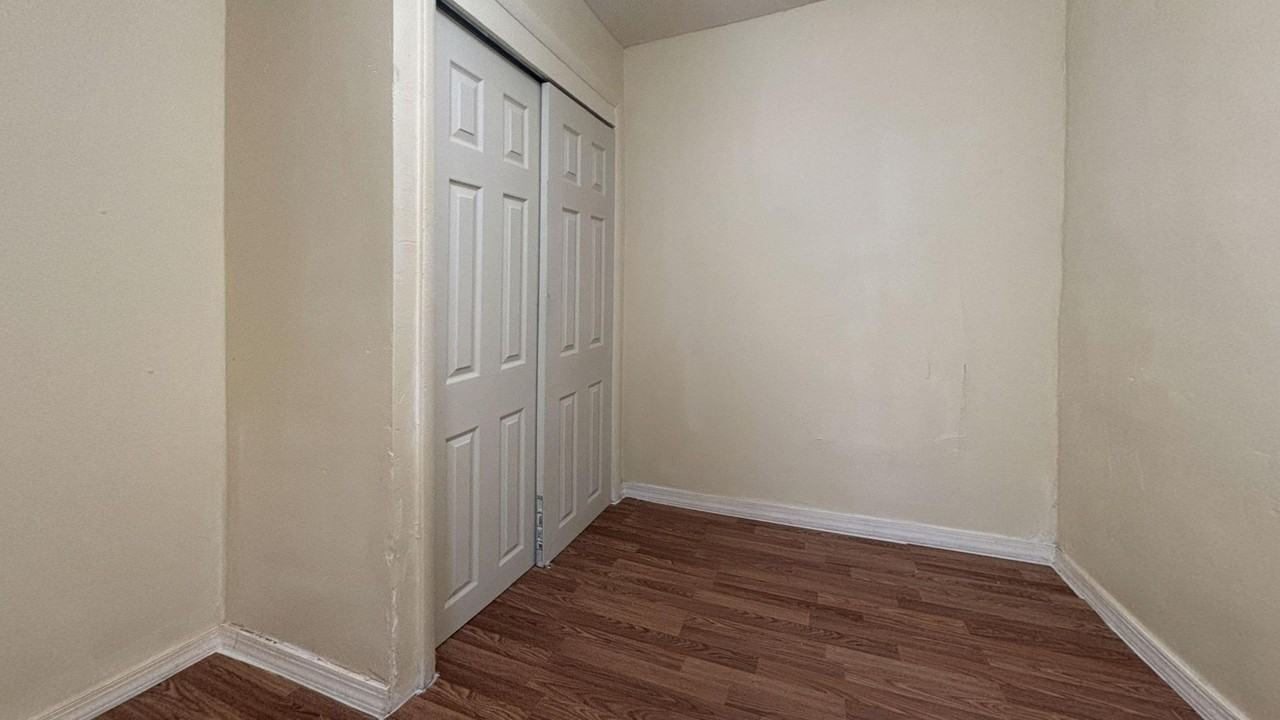 743 E Hilton St - Photo 5 of 15
