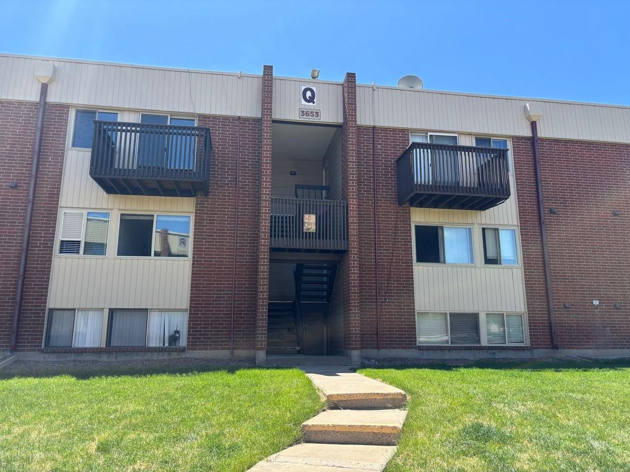 3653 S Sheridan Blvd - Photo 2 of 16