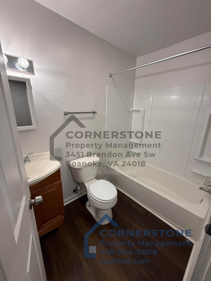 1517 Lexington Ave Sw #1 - Photo 5 of 10
