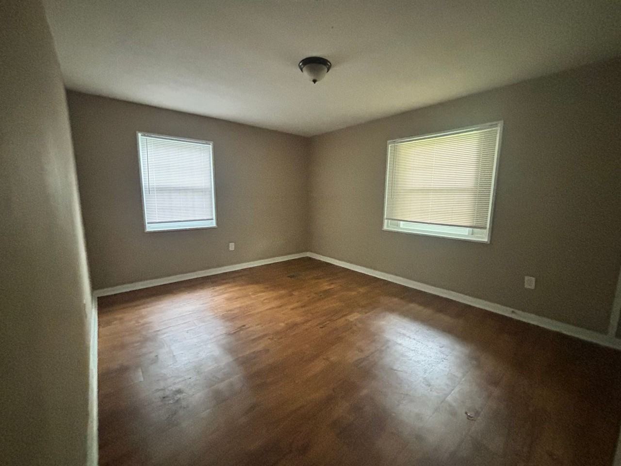 3084 Oak Forest Dr - Photo 5 of 9