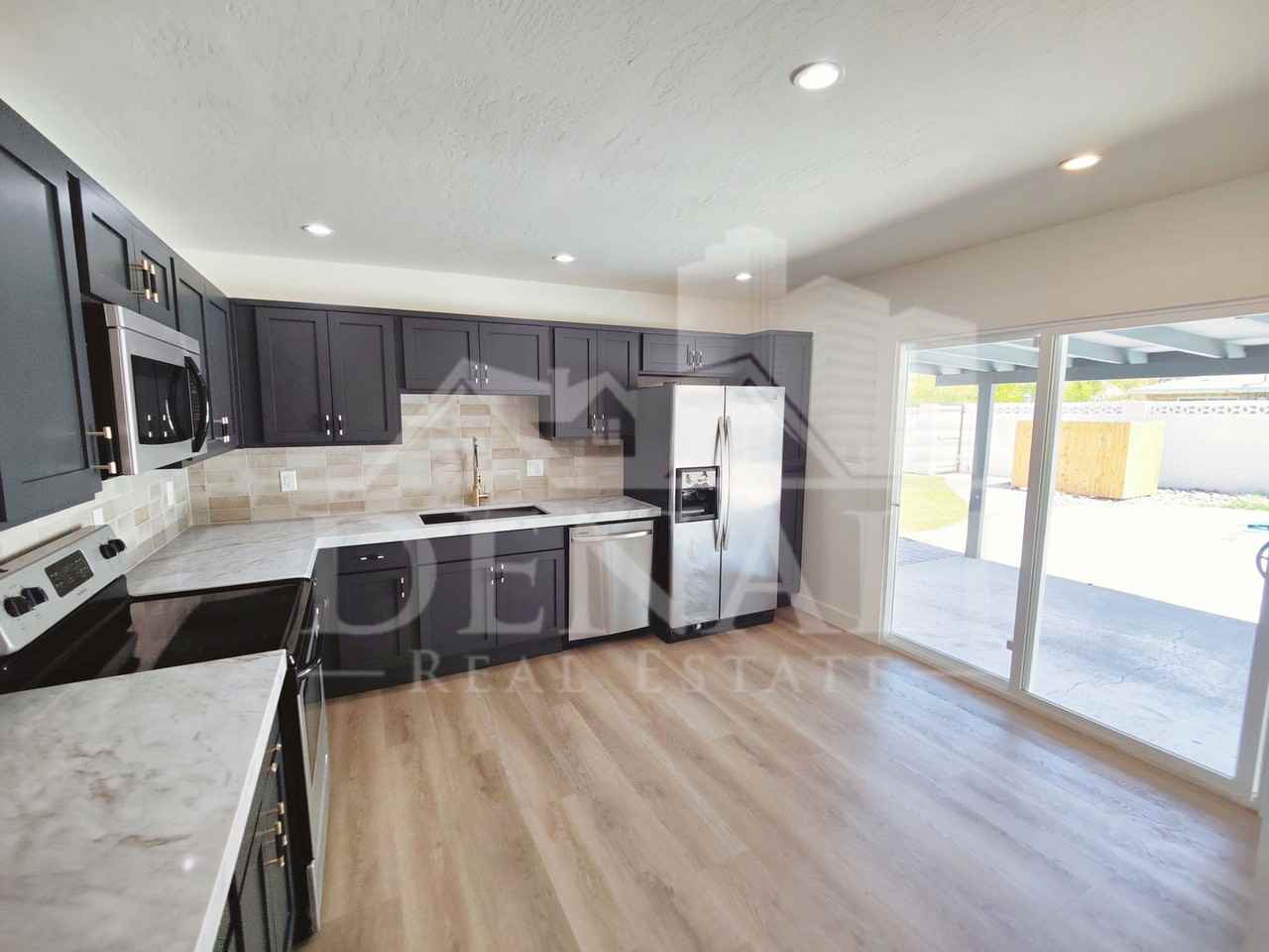 7321 E Coronado Rd - Photo 5 of 18