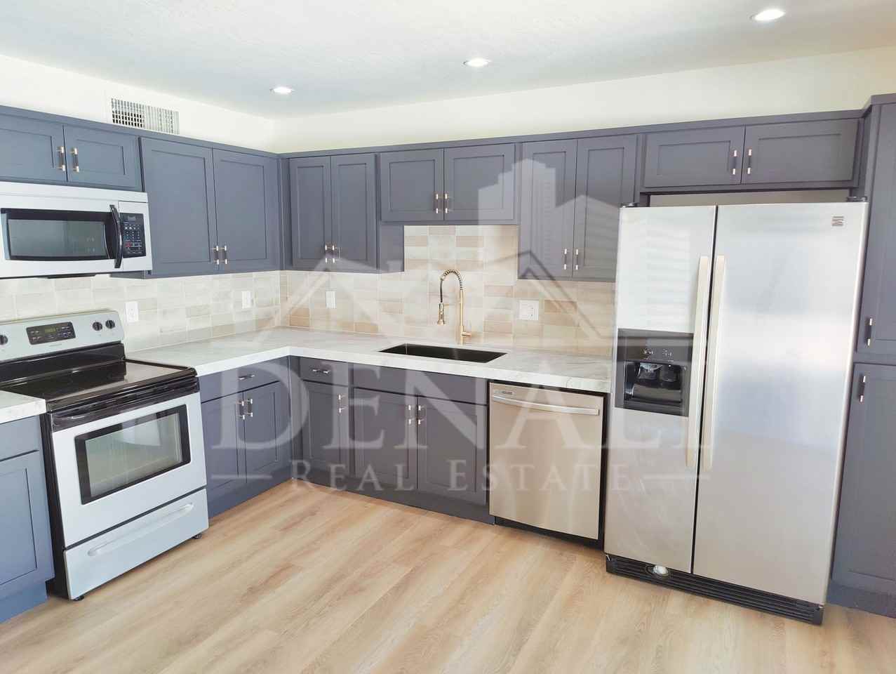 7321 E Coronado Rd - Photo 6 of 18