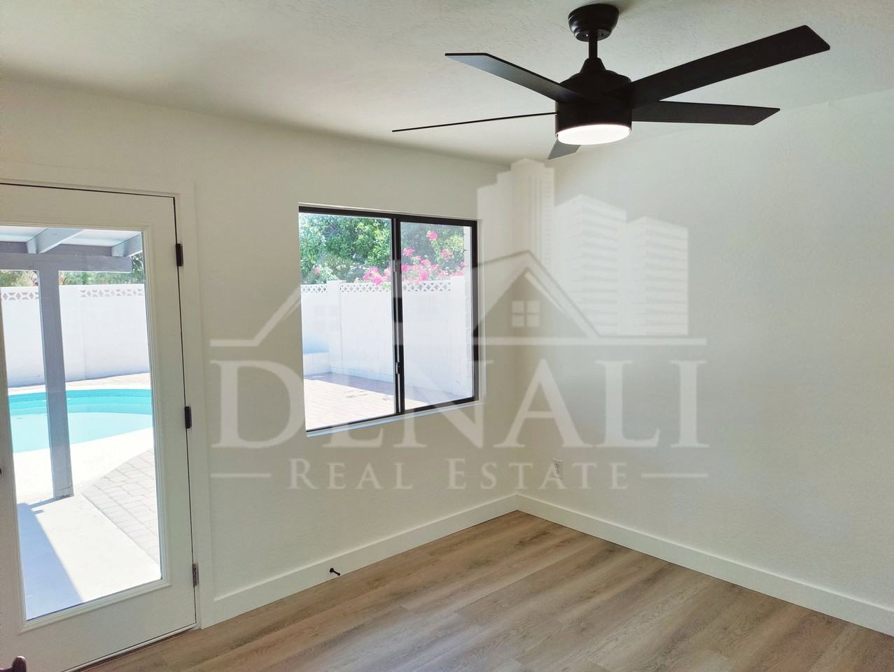 7321 E Coronado Rd - Photo 7 of 18