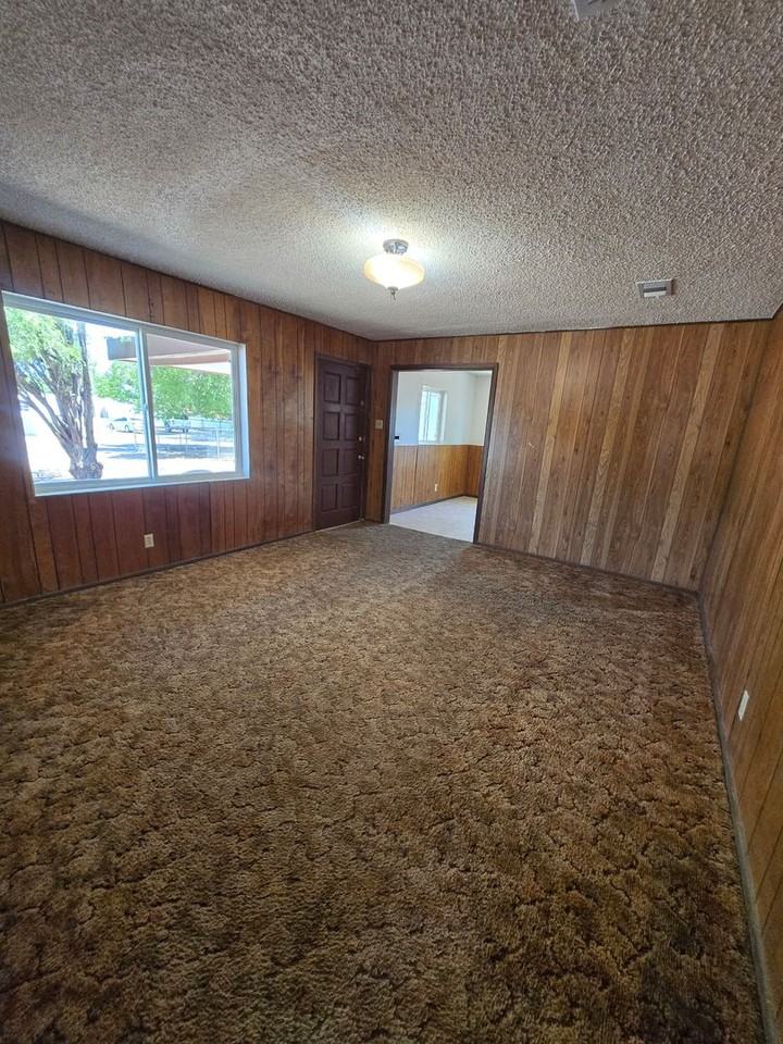 9 Oak Dr - Photo 4 of 15