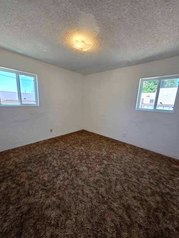 9 Oak Dr - Photo 7 of 15