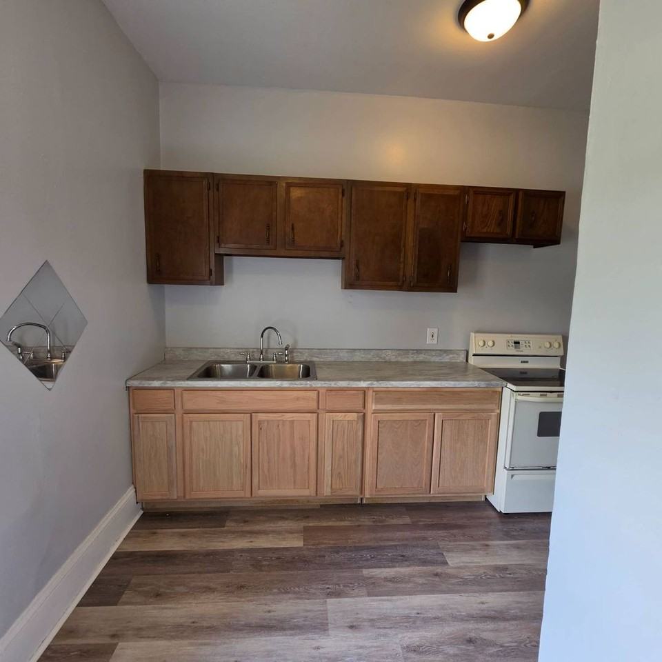 3 W Laurel Ave - Photo 2 of 8