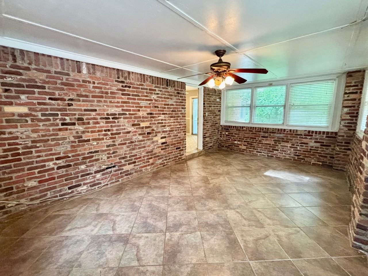2712 Sherlock Dr - Photo 3 of 24