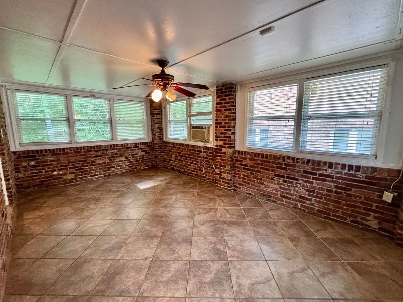 2712 Sherlock Dr - Photo 4 of 24