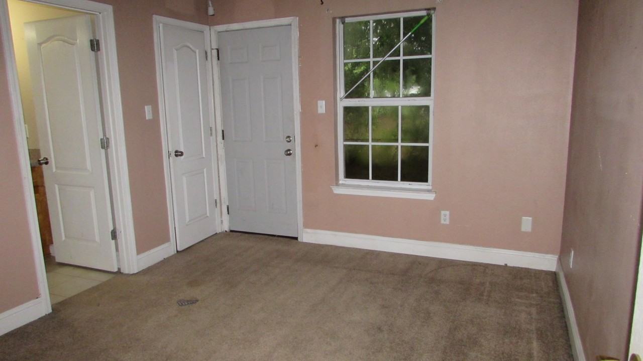2823 6th Ave #A - Photo 5 of 9