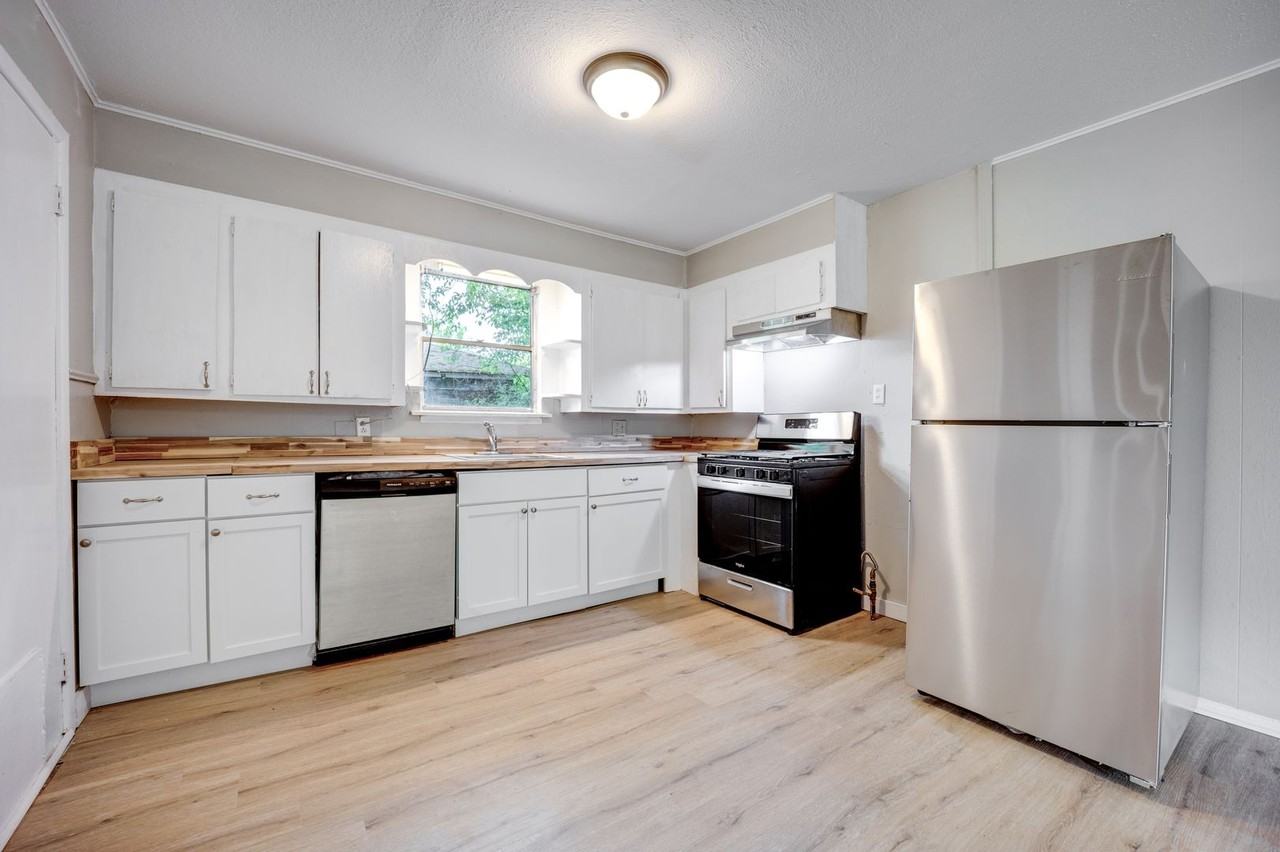 4600 N 30th St - Photo 2 of 22