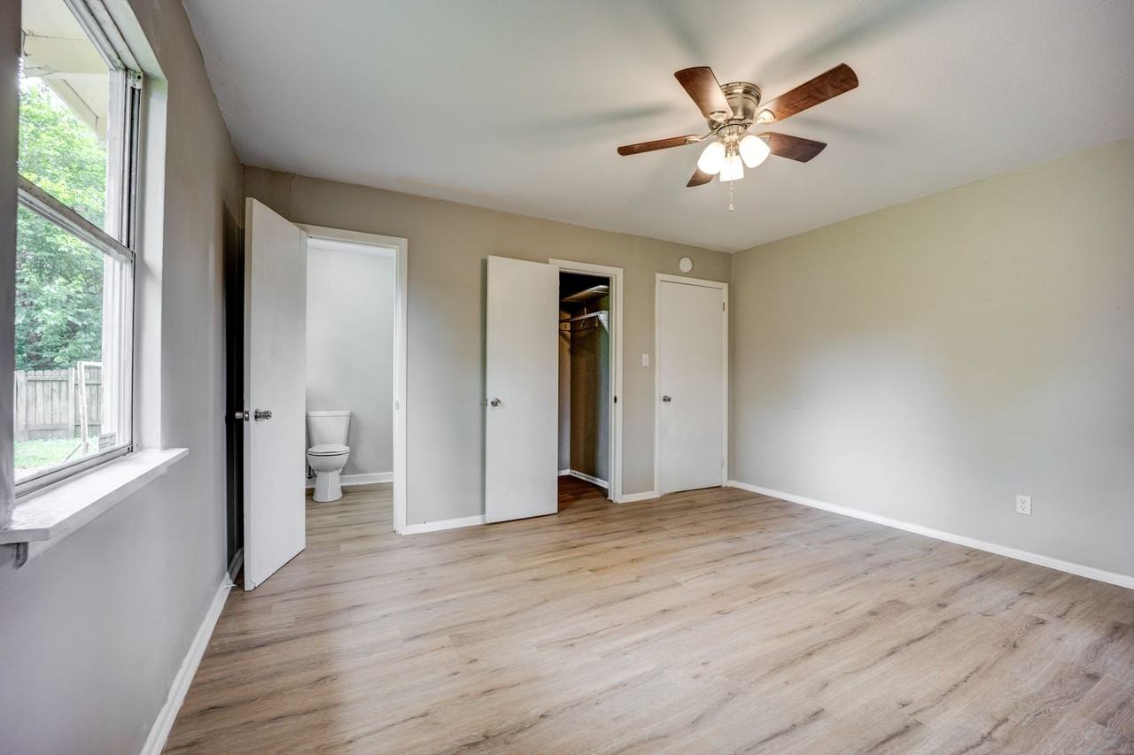4600 N 30th St - Photo 4 of 22
