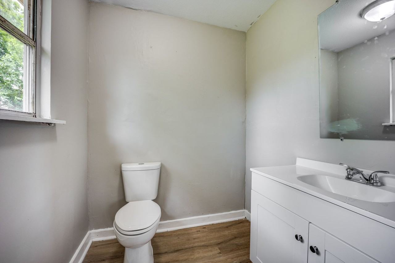 4600 N 30th St - Photo 7 of 22