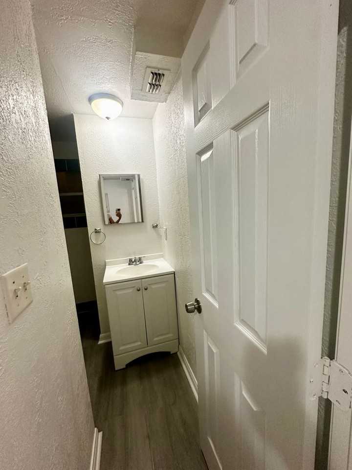 5527 Bryson Dr - Photo 7 of 18