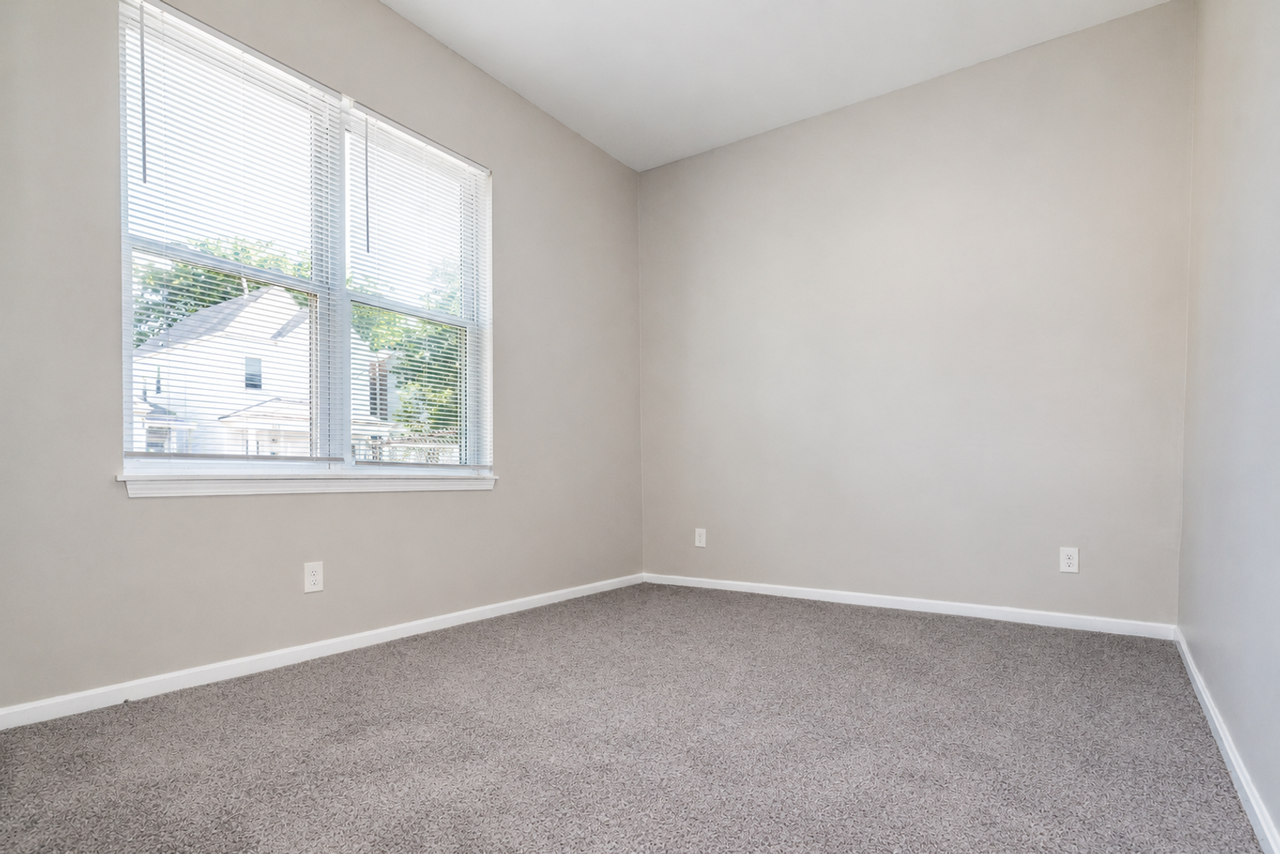 500 E Ormsby Ave - Photo 5 of 18
