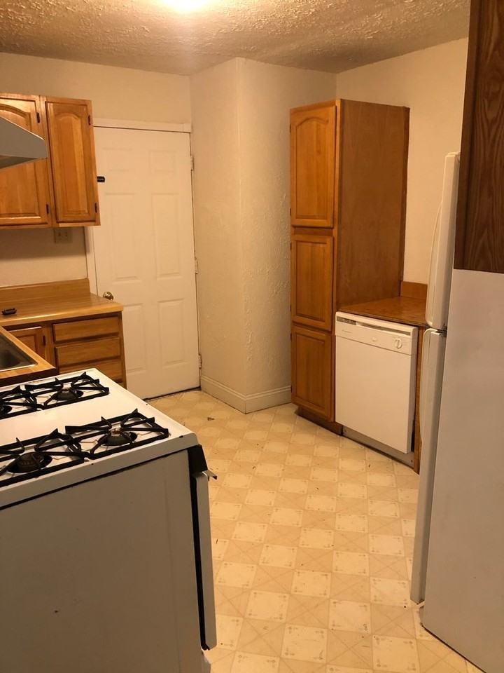 1213 N Washington St - Photo 2 of 11