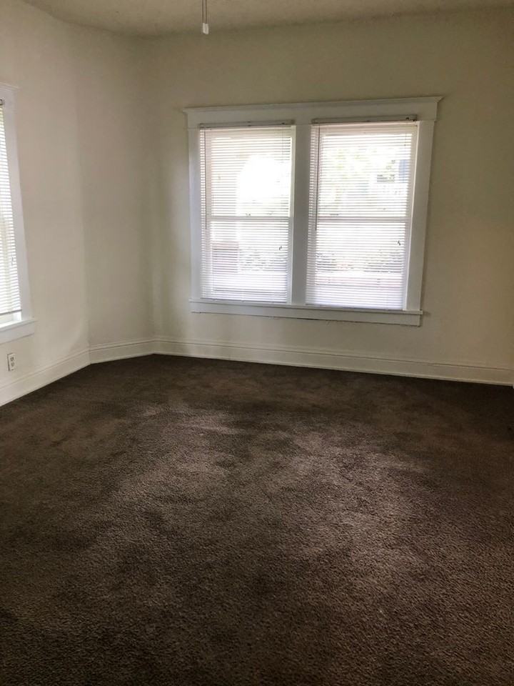 1213 N Washington St - Photo 3 of 11
