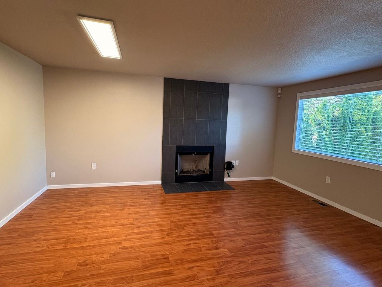 1202 Se 86th Ave - Photo 7 of 26