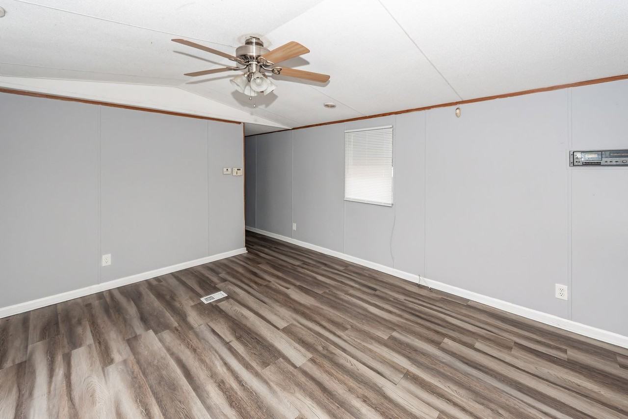 5475 Califf Rd - Photo 3 of 26
