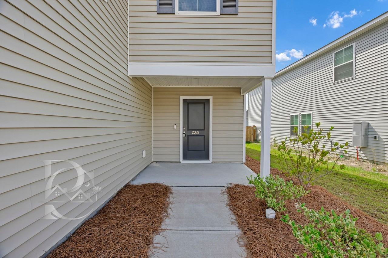 2058 Mapleton Dr - Photo 2 of 30