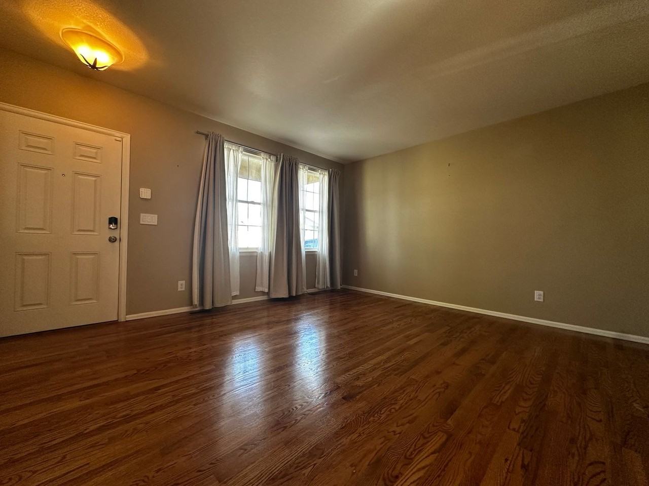 5368 Owens St - Photo 2 of 15