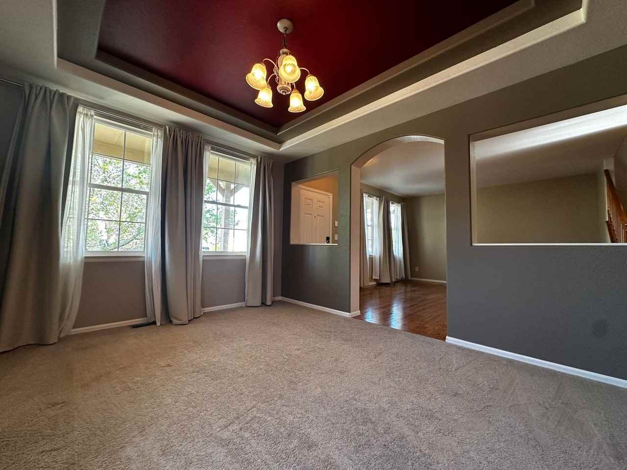 5368 Owens St - Photo 3 of 15