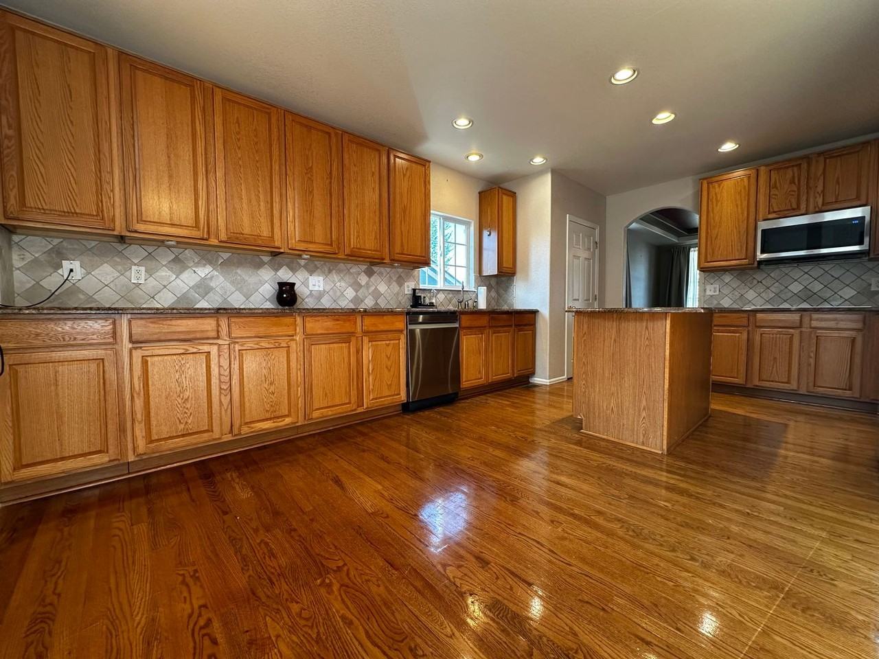 5368 Owens St - Photo 4 of 15