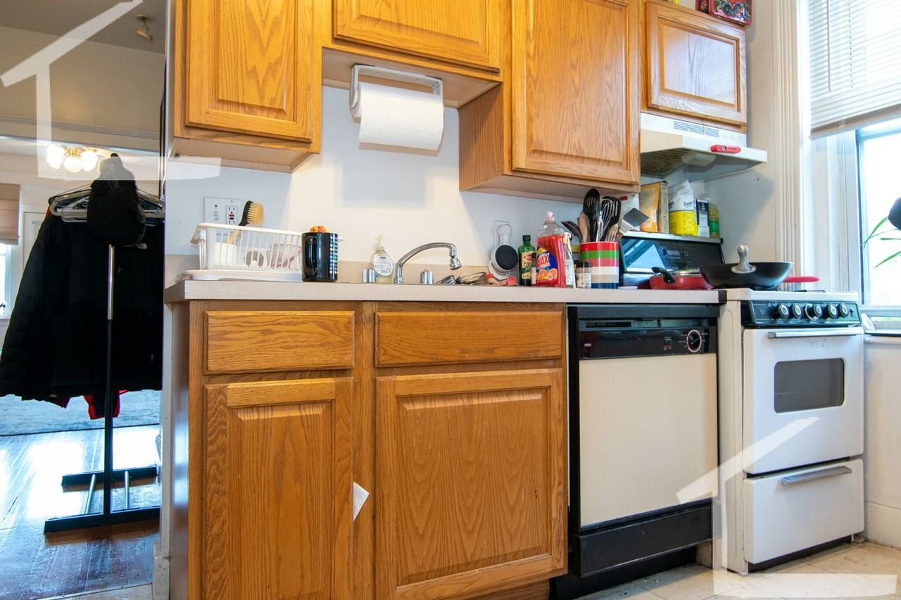 33 Mount Hood Rd - Photo 6 of 20