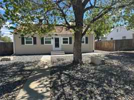 featured image of 2306 W 7th St