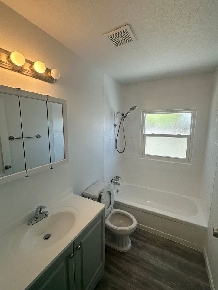 2306 W 7th St - Photo 7 of 14