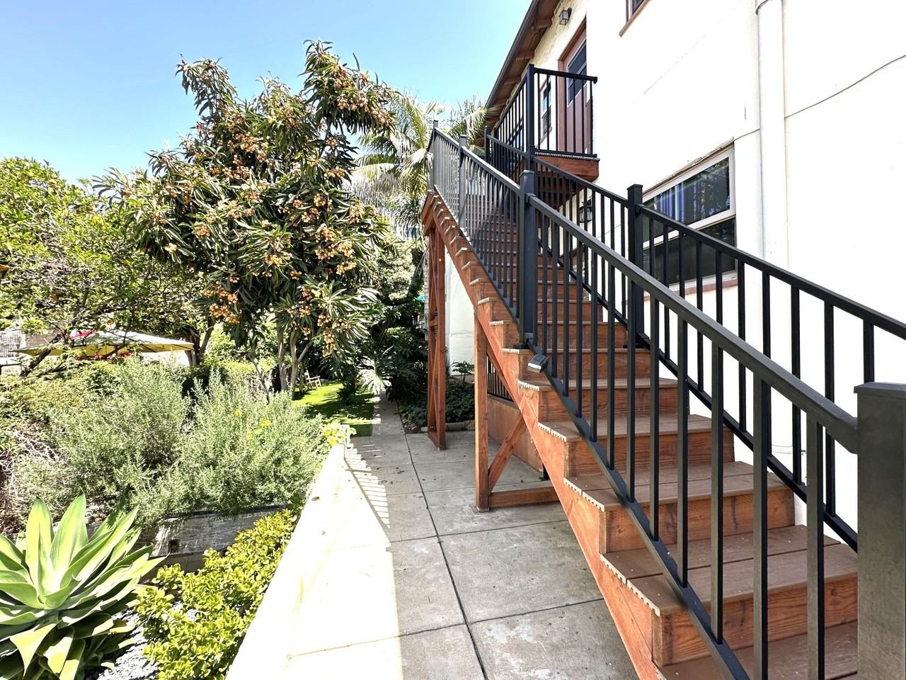 1330-1334 Sassafras St - Photo 4 of 5