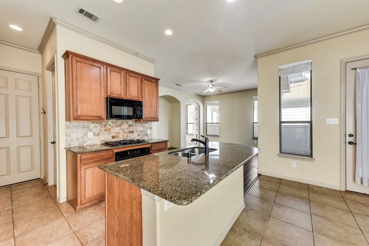 1152 Spanish Moss Dr - Photo 6 of 17