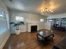 featured image of 940 Santa Rosa St