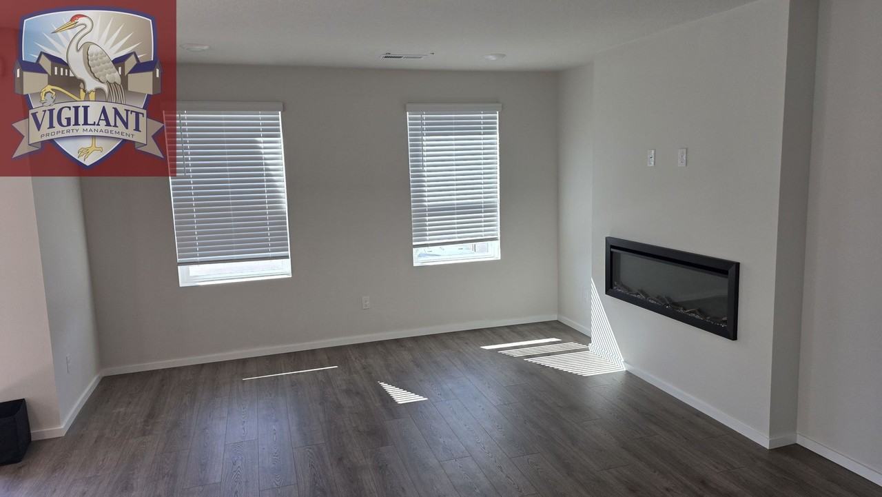 1109 Se 193rd Pl - Photo 2 of 14