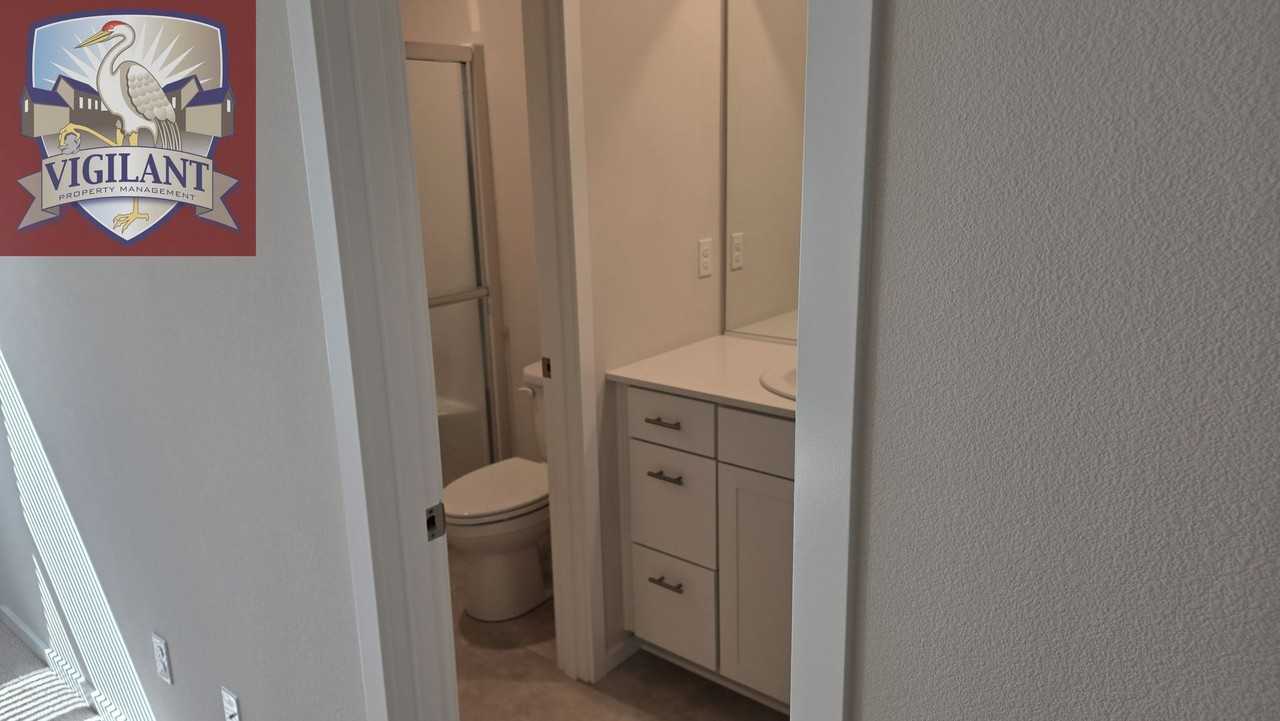 1109 Se 193rd Pl - Photo 4 of 14