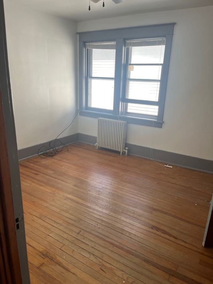 822 W Main St - Photo 7 of 11