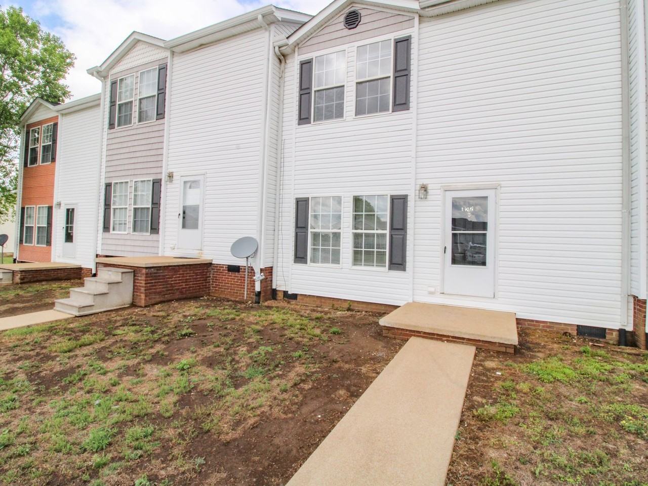 122 Meadows Ln - Photo 3 of 21