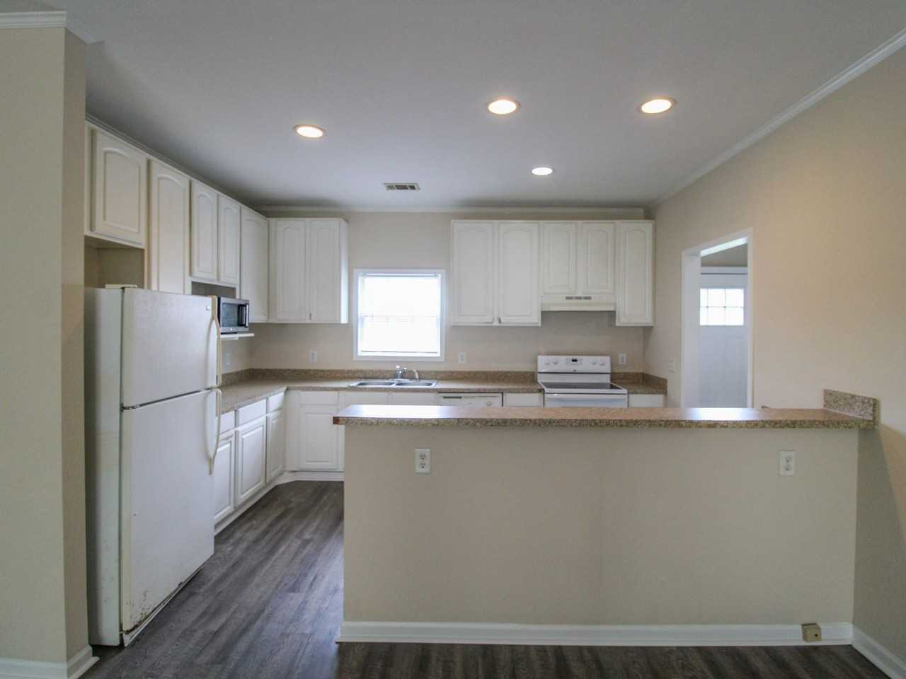 122 Meadows Ln - Photo 7 of 21