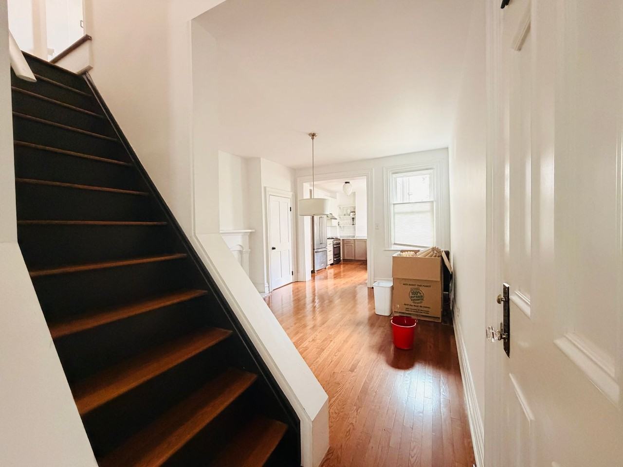 2525 Jane St - Photo 4 of 15