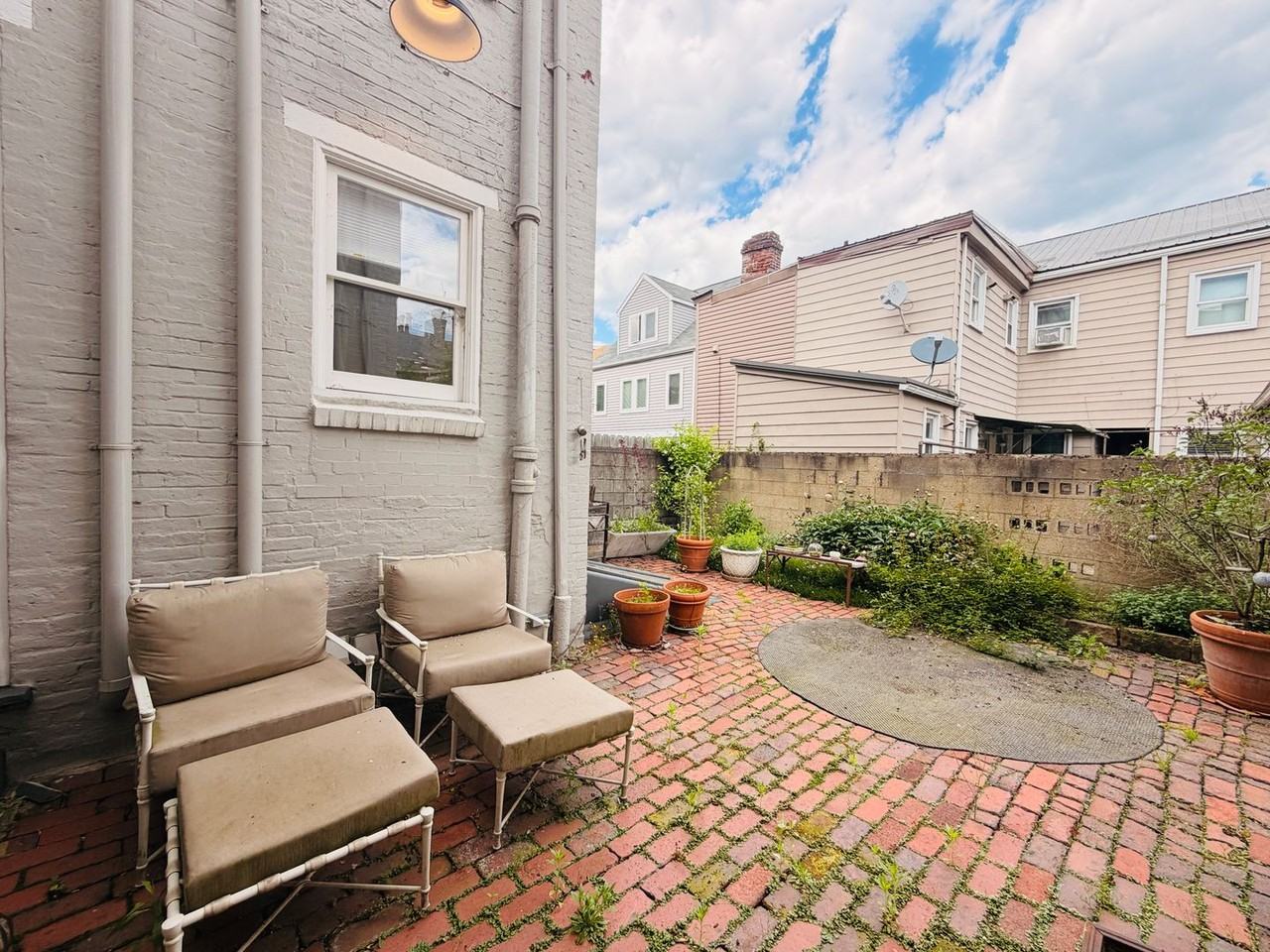 2525 Jane St - Photo 6 of 15