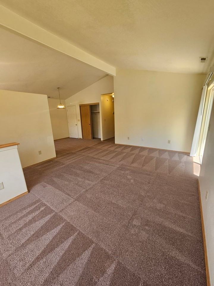 303 Garfield St - Photo 4 of 26