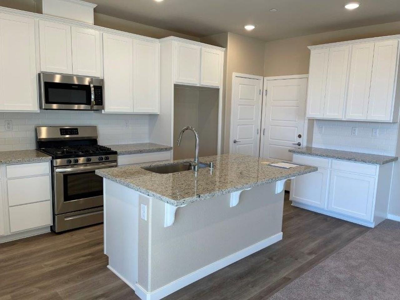 567 Nathaniel Ave - Photo 5 of 26