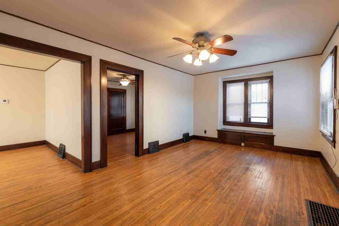 759 S Market Ave - Photo 7 of 31