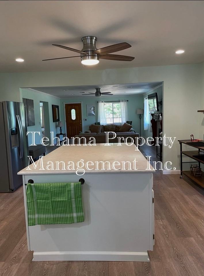 23353 Hamilton Ave - Photo 3 of 17