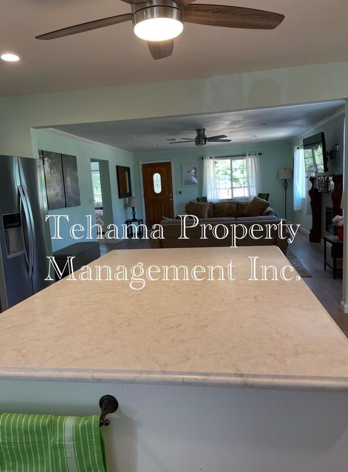 23353 Hamilton Ave - Photo 4 of 17