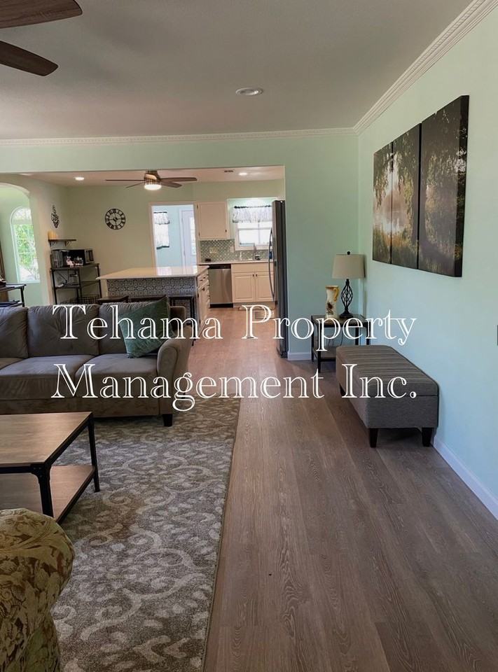 23353 Hamilton Ave - Photo 7 of 17