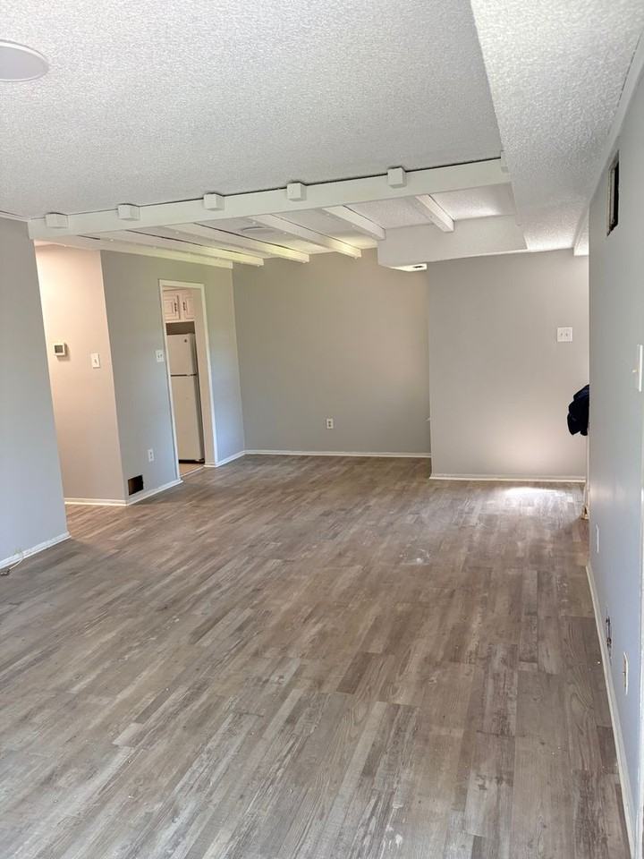 47 Newport Ct - Photo 6 of 6