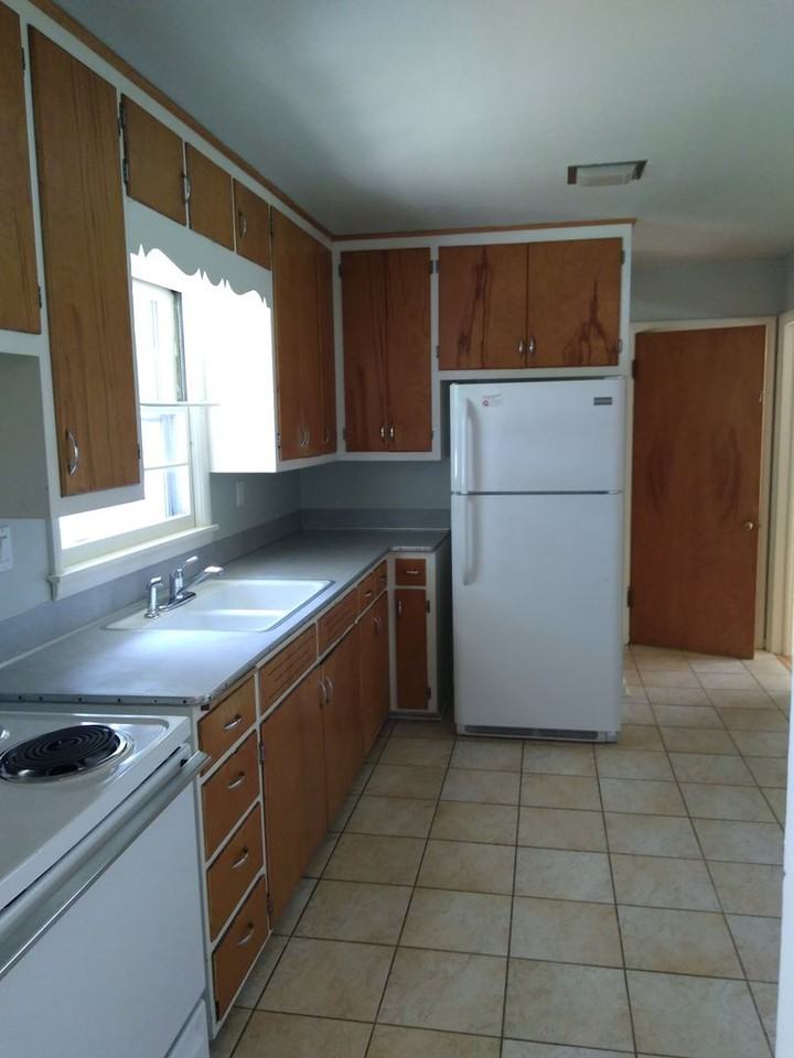 930 S Midvale Blvd - Photo 3 of 27